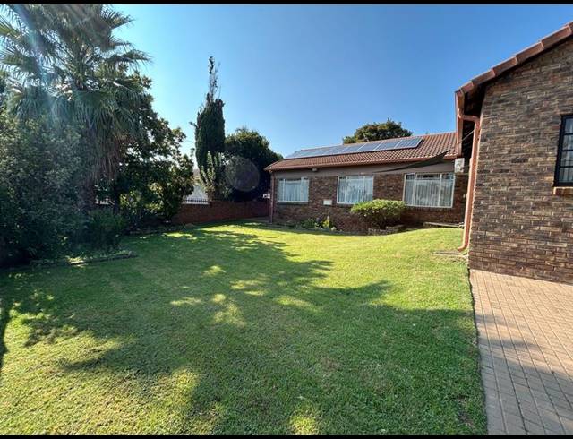 4 BEDROOM HOUSE FOR SALE IN THE REEDS